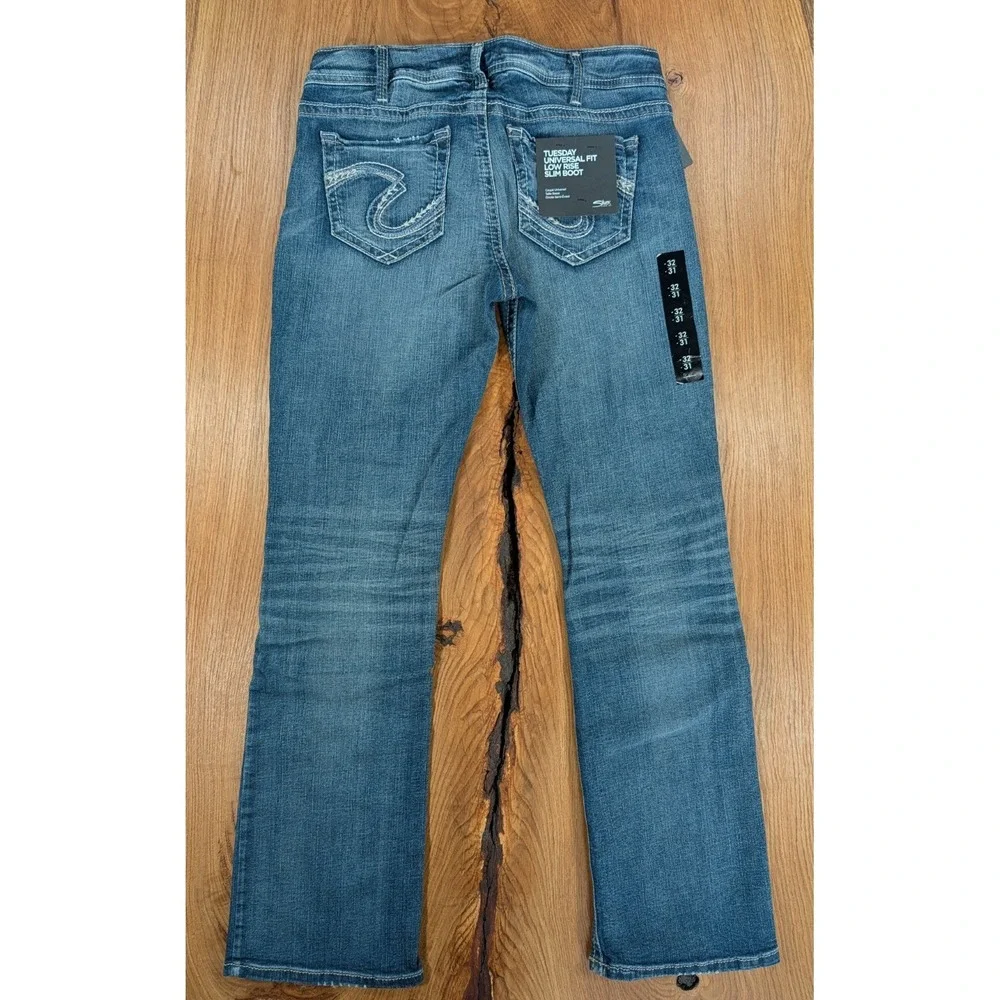 NWT Silver Jeans Tuesday Low Rise Slim Boot Jeans Womens W32 L31 Medium Wash
